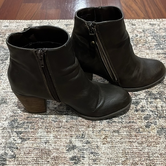 Booties - Picture 5 of 5